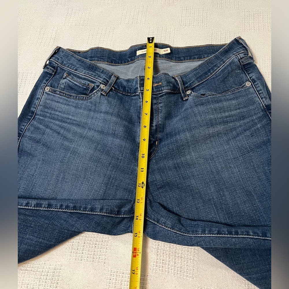 Levi’s - Picture 7 of 8